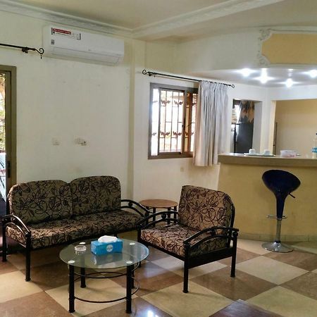 Petit Motel Beijing Абиджан Екстериор снимка