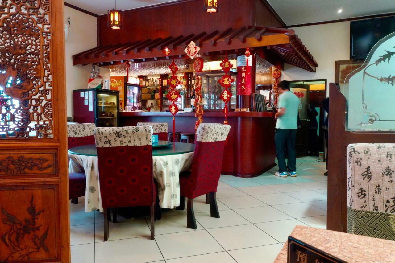 Petit Motel Beijing Абиджан Екстериор снимка