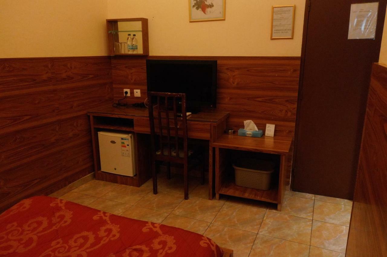 Petit Motel Beijing Абиджан Екстериор снимка