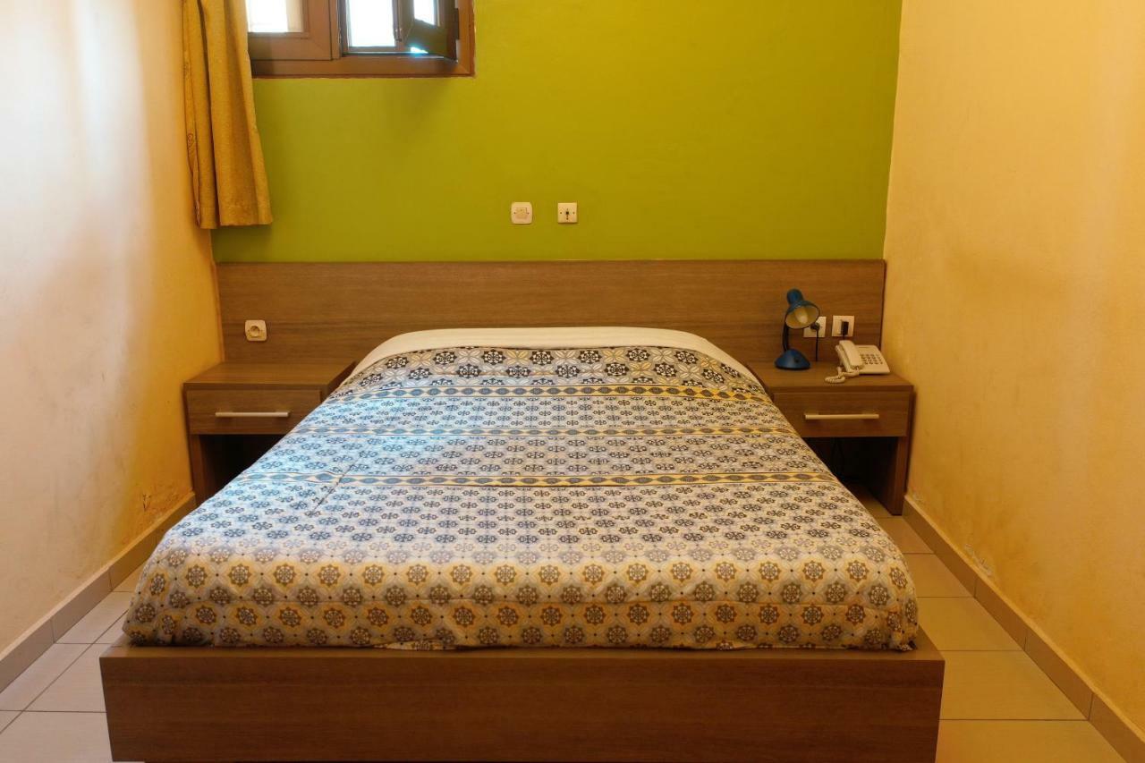 Petit Motel Beijing Абиджан Екстериор снимка