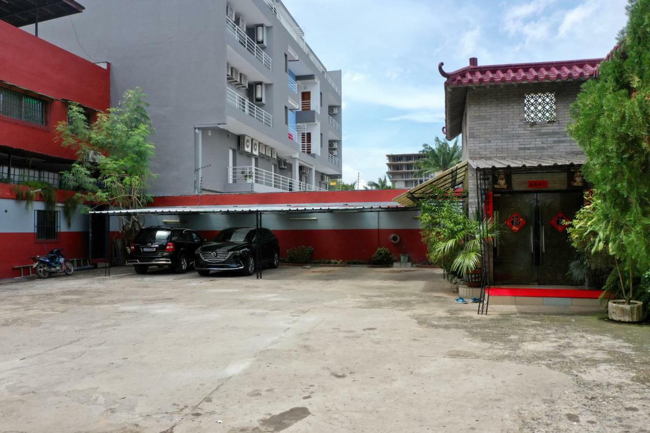 Petit Motel Beijing Абиджан Екстериор снимка