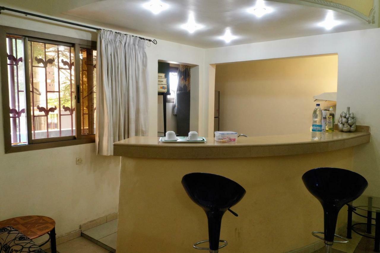 Petit Motel Beijing Абиджан Екстериор снимка